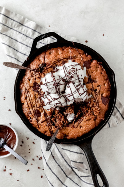 Peanut Butter Chocolate Chip Oatmeal Skillet: Jessi's Kitchen
