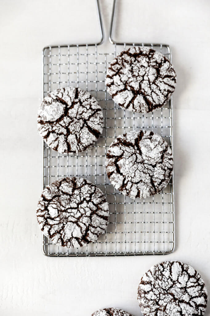 How to Make Gluten-free Chocolate Crinkle Cookies: Jessi's Kitchen